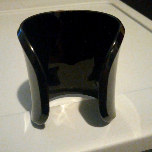 Ladies Cuff Bracelet - Picture 3 of 3